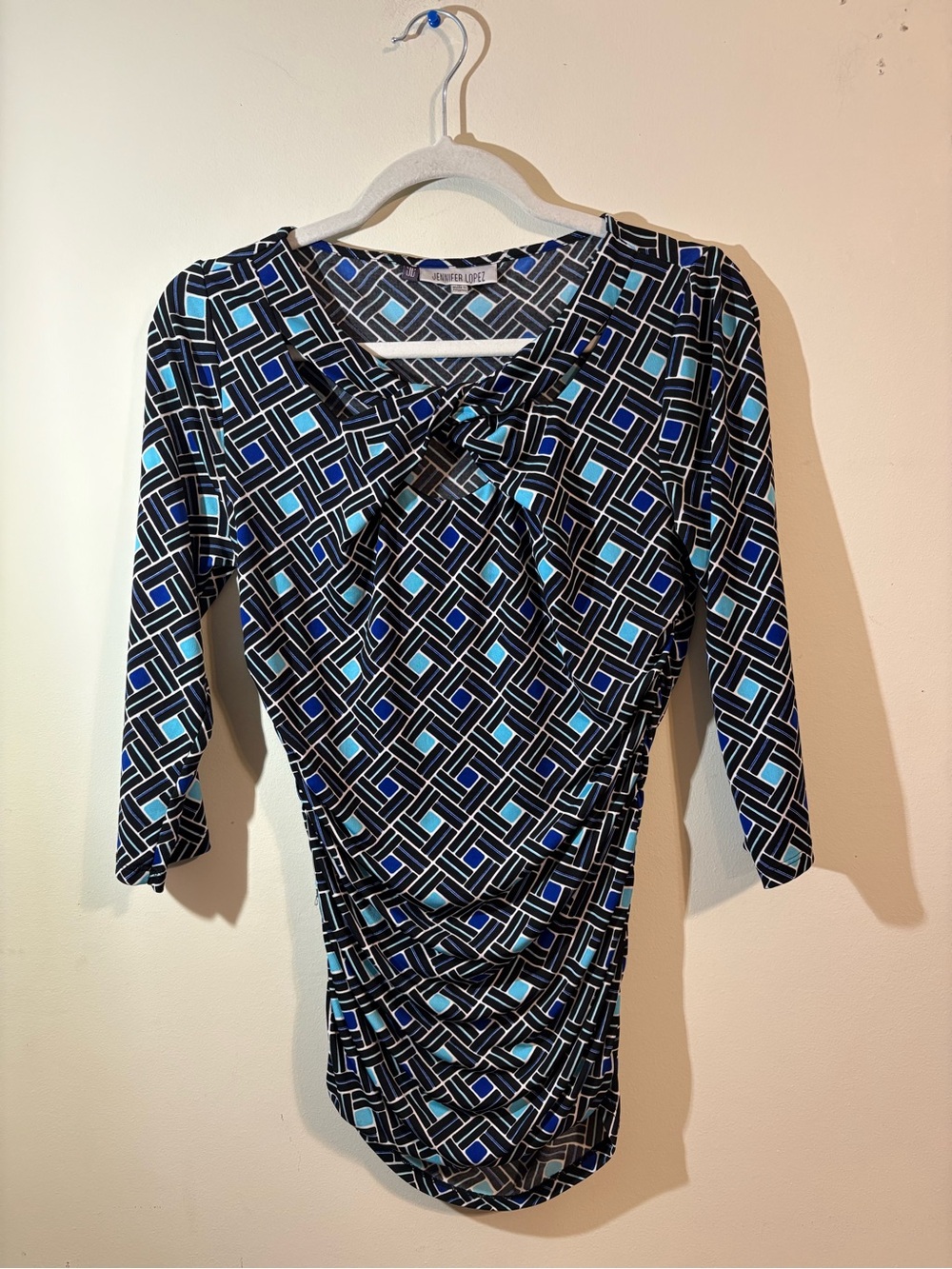 Jennifer Lopez blouse Women’s medium‎  blue black geometric 3/4-length sleeves